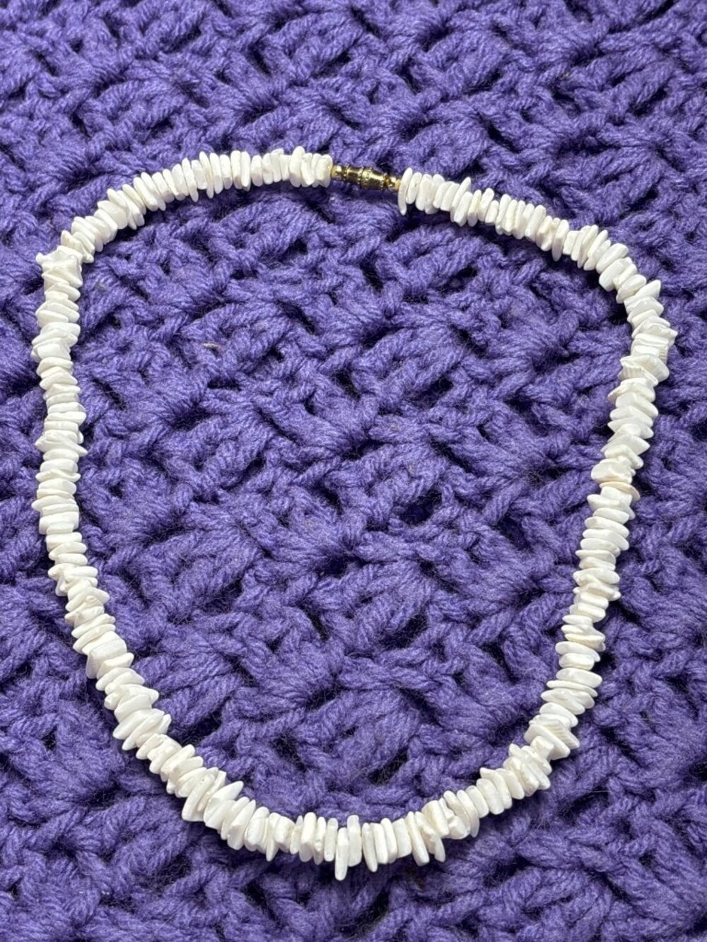 Vintage Puka Shell Necklace Barrel Clasp 17 inches Long